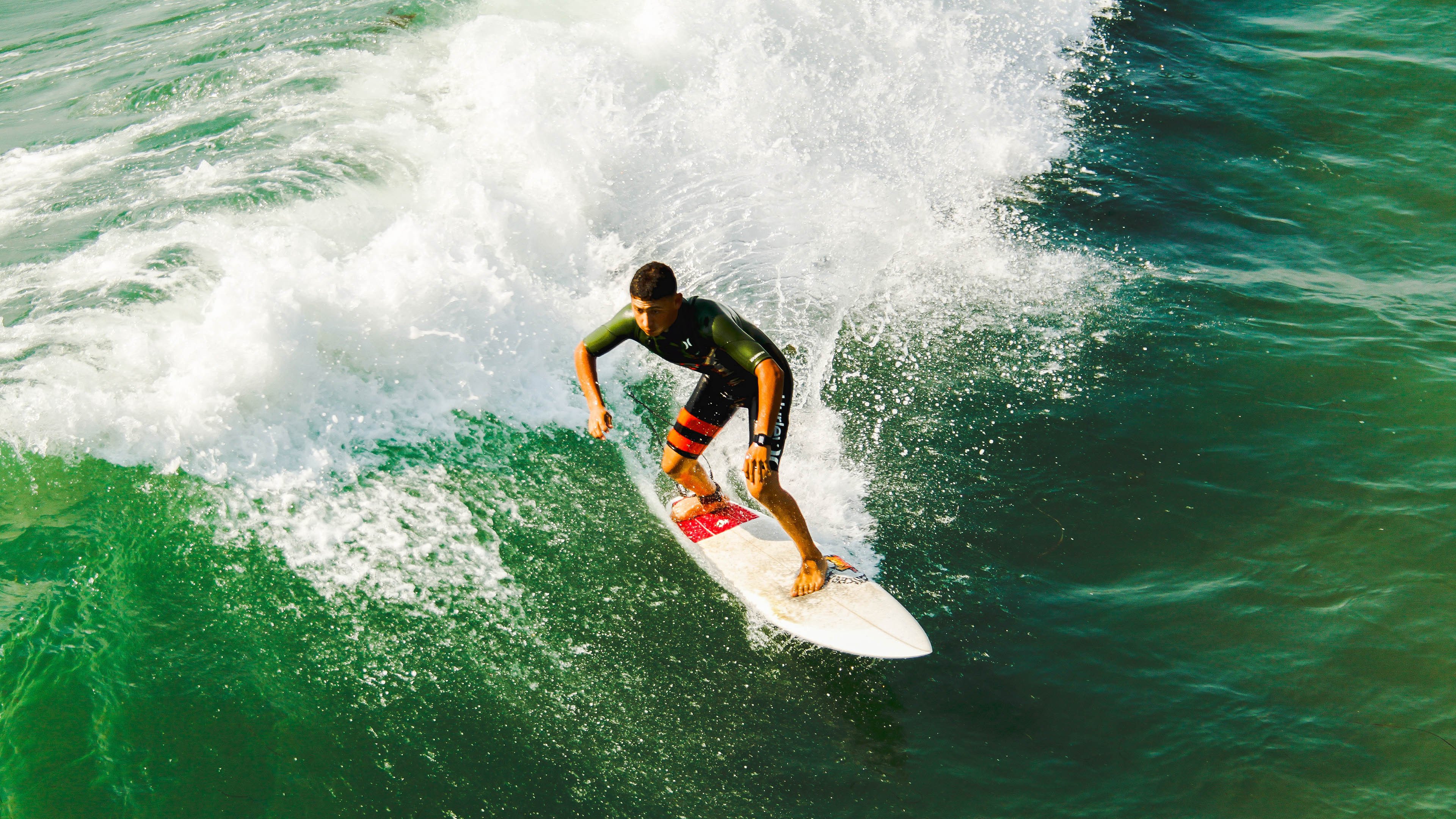 体育经济新风口,中超联赛商业价值突破百亿,带动全产业链升级