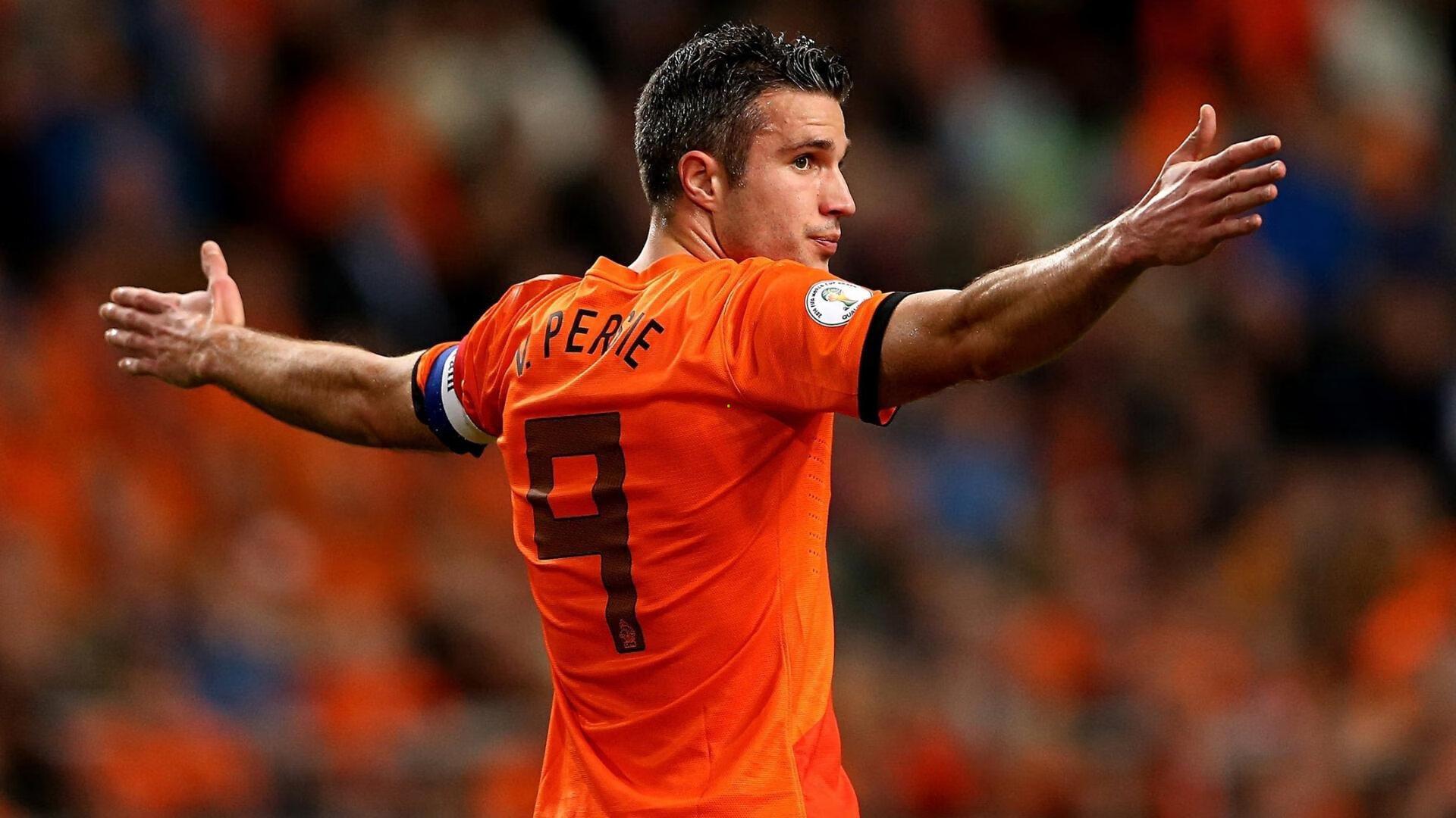 梅西梅开二度助迈阿密国际逆转取胜 球迷欢呼球王风采依旧