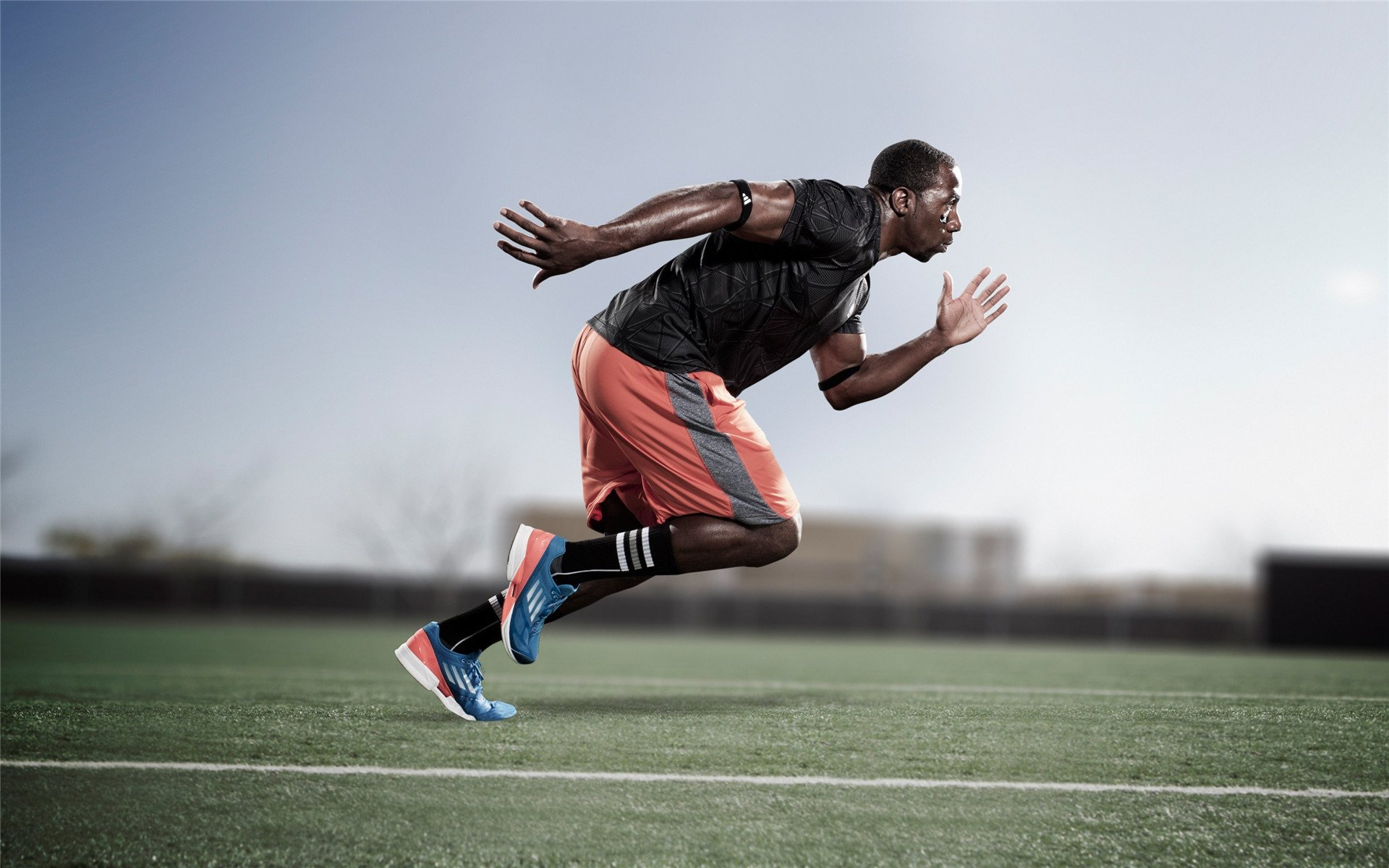 短跑新星闪耀全国田径锦标赛,破纪录表现引关注