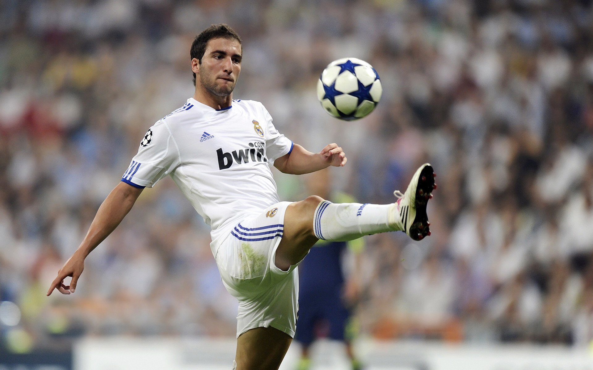 库里再创三分神话,勇士主场力克强敌