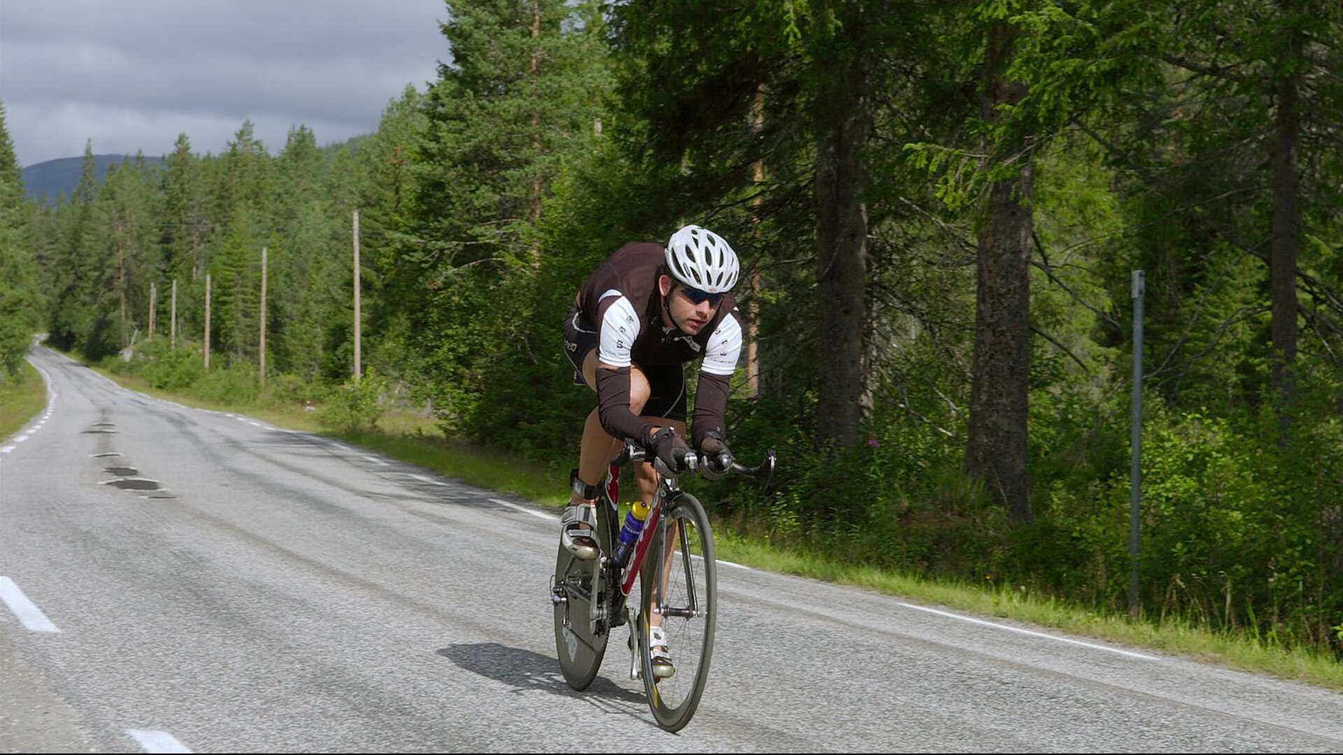 英超周薪榜揭示新时代格局，哈兰德60万欧领跑，萨拉赫紧随其后